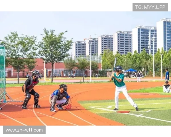 运动员拼搏瞬间：从全运会垒球赛看体育精神展现